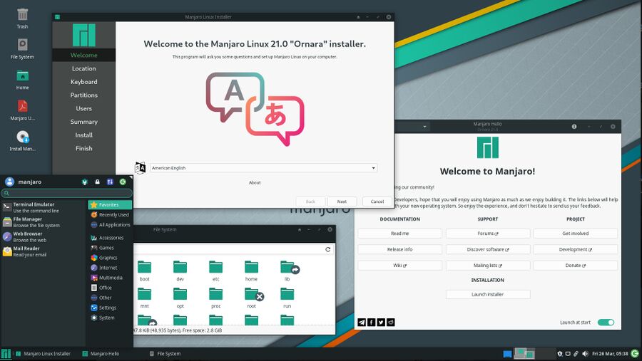 Manjaro Linux 21 Oranara Xfce Edition with installer visible.jpg